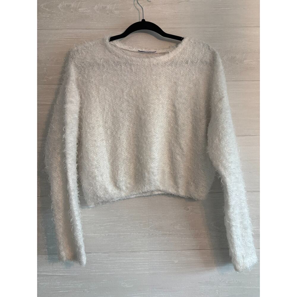 Zara Sweater Womens Small White Fuzzy Shaggy Eyelash Knit Cropped Long Sleeve